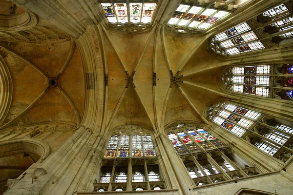 Vendome; France - june 28 2019: the Trinity Abbey of Vendome — Stock Photo, Image