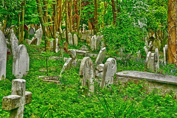 Londres, Inglaterra - 6 de mayo de 2019: Cementerio de Highgate — Foto de Stock