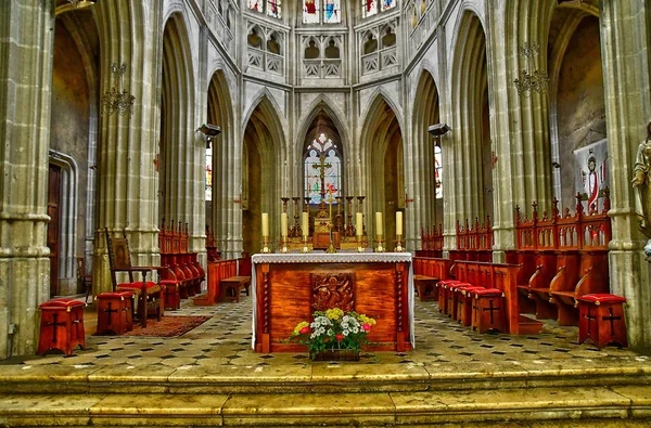 Montoire sur le Loir; Frankrijk - 30 juni 2019: Kerk van Saint Laurent — Stockfoto