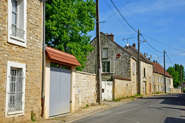 Sagy, Frankrike-maj 24 2019: byn centrerar — Stockfoto