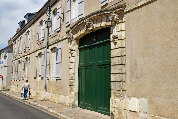 Chateaudun; França - 30 de junho de 2019: o centro da cidade velha — Fotografia de Stock