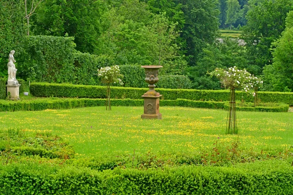 Villarceaux, França - 9 de junho de 2019: castelo histórico — Fotografia de Stock