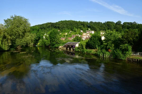 Lavardin; França - 30 de junho de 2019: pitoresca aldeia velha — Fotografia de Stock