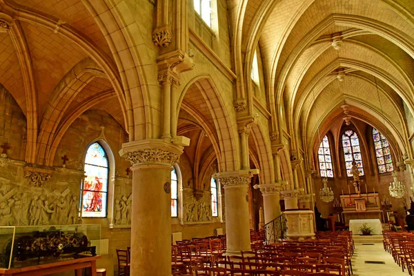 Vigny, France - may 24 2019: the Saint Medard church — стоковое фото