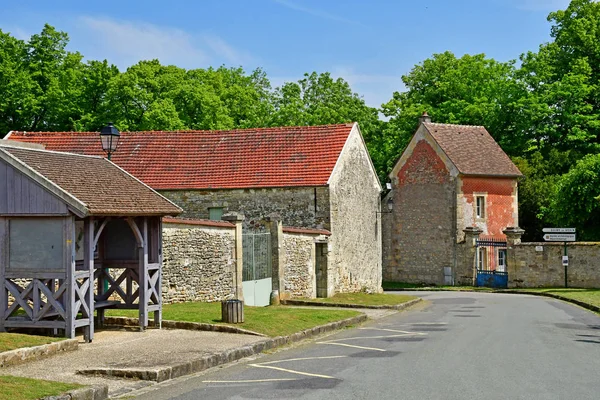 Gadancourt, França - 24 de maio de 2019: centro da aldeia — Fotografia de Stock