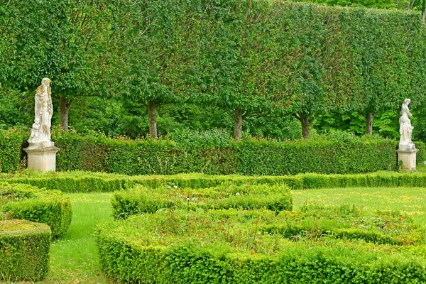 Villarceaux, França - 9 de junho de 2019: castelo histórico — Fotografia de Stock