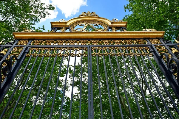 Versalles; Francia - 16 de junio de 2019: La grille du roi —  Fotos de Stock