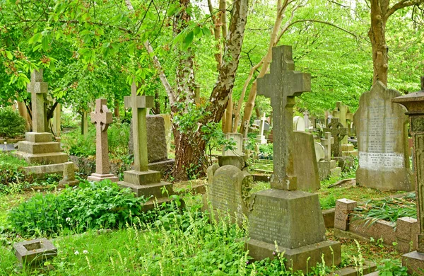 Londen, Engeland-mei 6 2019: Highgate Cemetery — Stockfoto