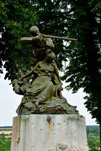 Chateaudun; França - 30 de junho de 2019: 1870 memorial de guerra — Fotografia de Stock