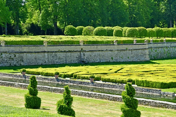 Villarceaux, França - 15 de maio de 2019: castelo histórico — Fotografia de Stock