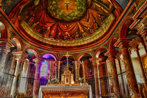 루니; 프랑스 - 6 월 30 2019: 세인트 마틴 교회 — 스톡 사진