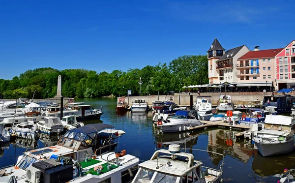 Cergy; Frankrijk - 2 juni 2019: Port Cergy — Stockfoto