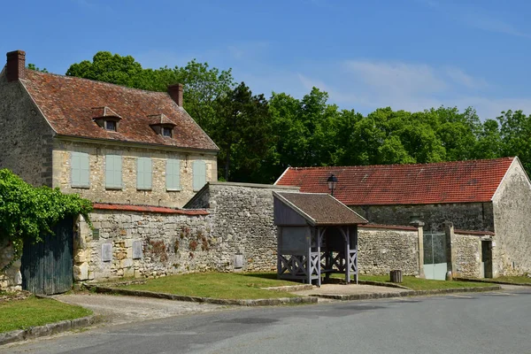 Gadancourt, France - 24 พฤษภาคม 2019: ศูนย์กลางหมู่บ้าน — ภาพถ่ายสต็อก