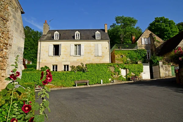 Lavardin; França - 30 de junho de 2019: pitoresca aldeia velha — Fotografia de Stock