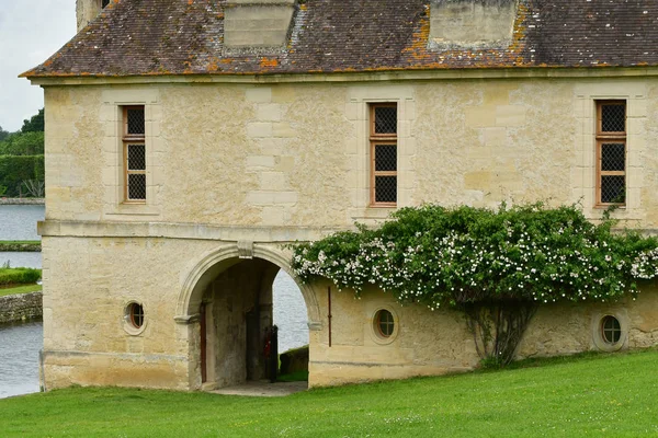 Villarceaux, França - 9 de junho de 2019: castelo histórico — Fotografia de Stock