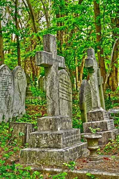 Londres, Inglaterra - 6 de mayo de 2019: Cementerio de Highgate — Foto de Stock