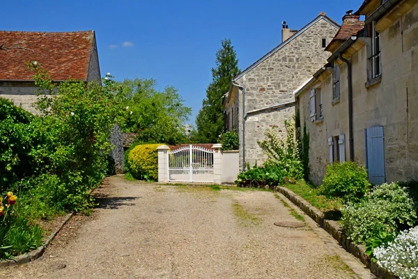 WY dit Joli by; Frankrike-maj 24 2019: den små byn — Stockfoto
