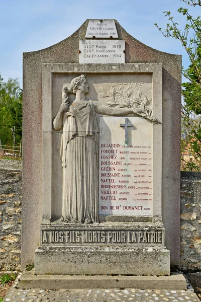 Boisemont, Francia - 15 de abril de 2019: tumba — Foto de Stock