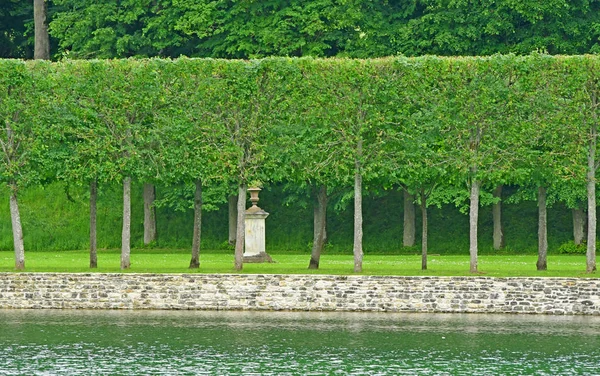 Villarceaux, França - 9 de junho de 2019: castelo histórico — Fotografia de Stock