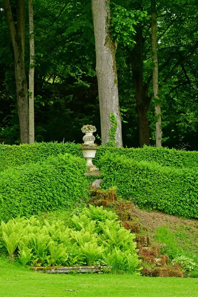 Villarceaux, Francia - 9 de junio de 2019: castillo histórico — Foto de Stock