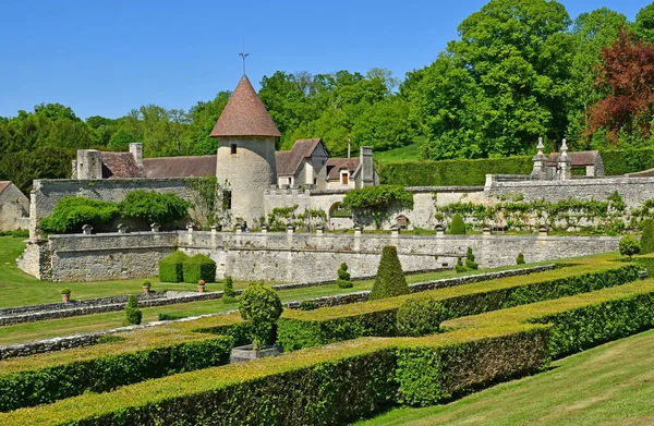 Villarceaux, Franciaország-május 15 2019: történelmi kastély — Stock Fotó