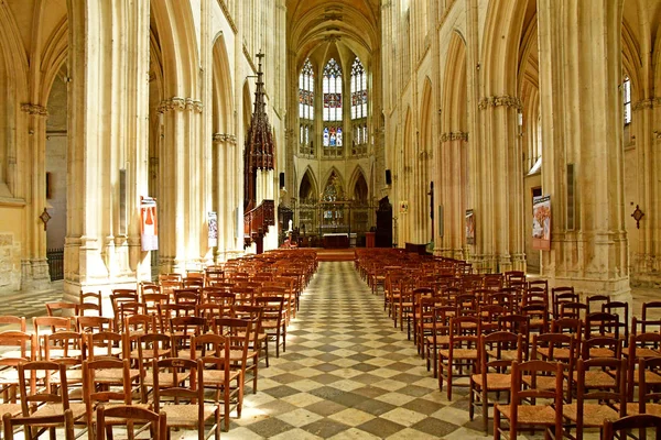 Vendome; Francia - 28 de junio de 2019: la abadía trinitaria de Vendome — Foto de Stock