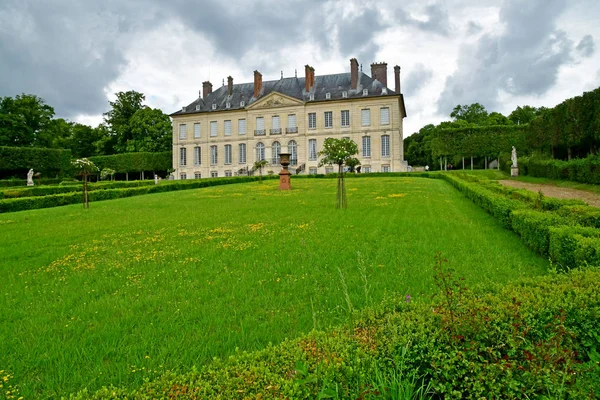 Villarceaux, Francia - 9 giugno 2019: castello storico — Foto Stock
