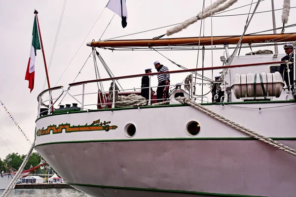 Rouen, Francia - 10 de junio de 2019: la Armada de Rouen, el Cuauhtem —  Fotos de Stock