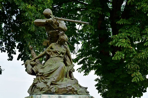 Chateaudun; France - june 30 2019: 1870 war memorial — Stock Photo, Image