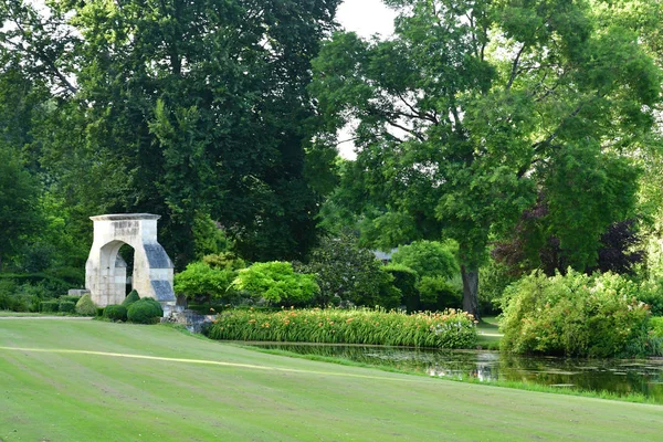 Sasnieres; Francia - 30 de junio de 2019: du Plessis Sasnieres garden —  Fotos de Stock