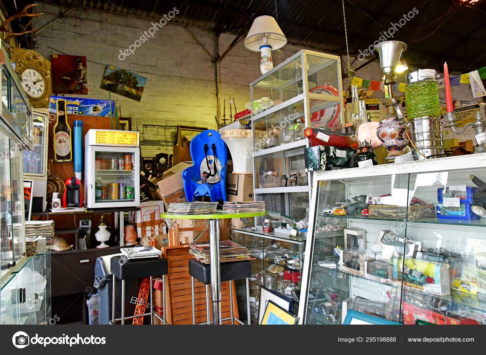 Meulan En Yvelines France June 9 19 Bric A Brac Stock Editorial Photo C Packshot