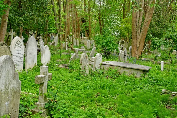 Londres, Inglaterra - 6 de maio de 2019: Cemitério Highgate — Fotografia de Stock