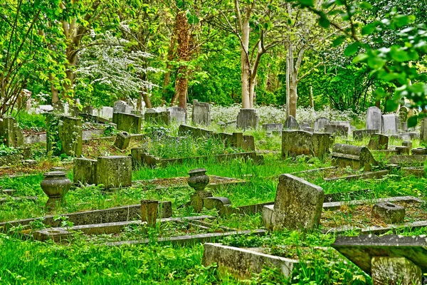 Londres, Inglaterra - 6 de maio de 2019: Cemitério Highgate — Fotografia de Stock