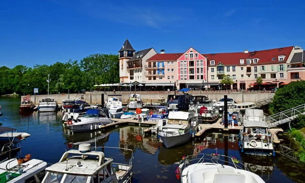 Cergy; Francja - czerwiec 2 2019: Port Cergy — Zdjęcie stockowe