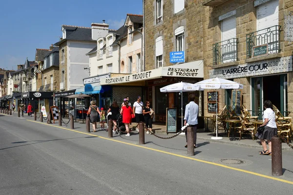 Cancale; Fransa - 25 Temmuz 2019 : pitoresk şehir — Stok fotoğraf