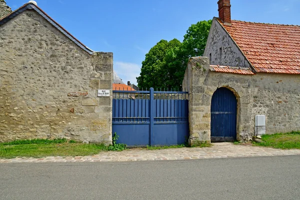 Gadancourt, França - 24 de maio de 2019: centro da aldeia — Fotografia de Stock