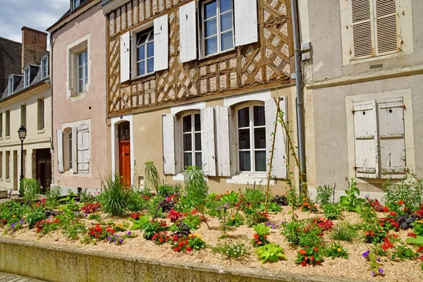 Chateaudun; France - june 30 2019: the old city centre — Stock Photo, Image