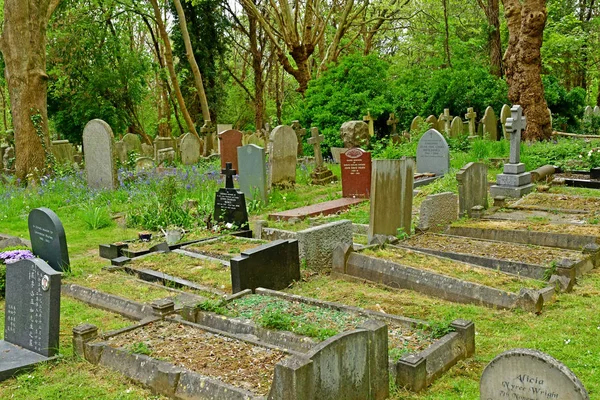 Londres, Inglaterra - 6 de maio de 2019: Cemitério Highgate — Fotografia de Stock