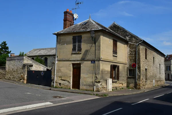 Avernes , France - may 24 2019 : village center — Stock Photo, Image