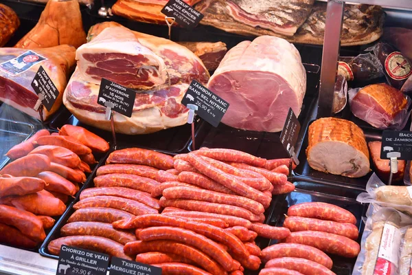 Jouy en josas; Francia - 1 de junio de 2019: el mercado de las casas rurales — Foto de Stock