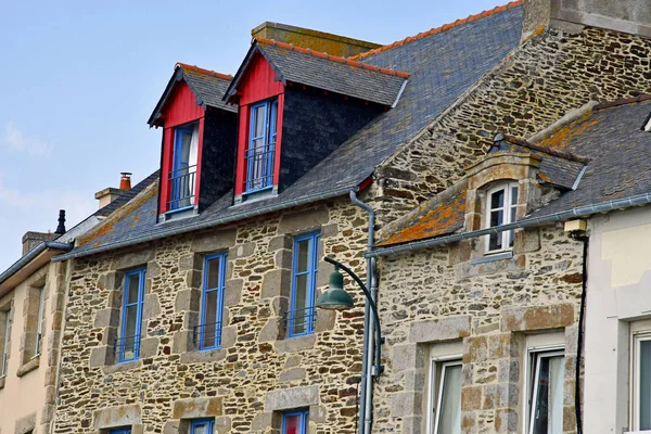 Cancale; Francia - 25 de julio de 2019: la pintoresca ciudad — Foto de Stock