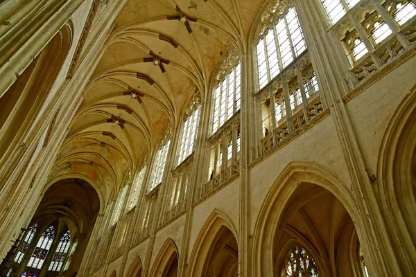 Vendome; France - June 28 2019: the Trinity Abbey of Vendome — стоковое фото