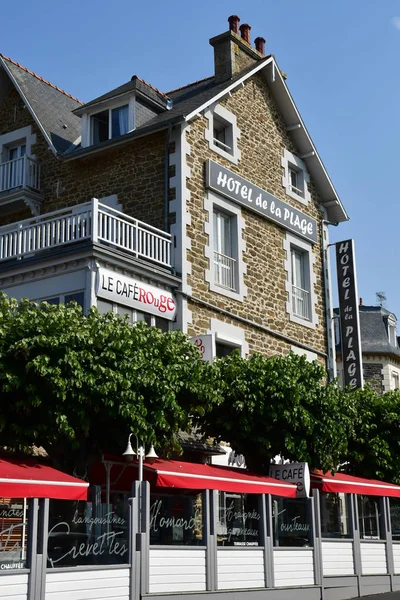 Dinard; France - july 23 2019 : picturesque city in summer — Stock Photo, Image