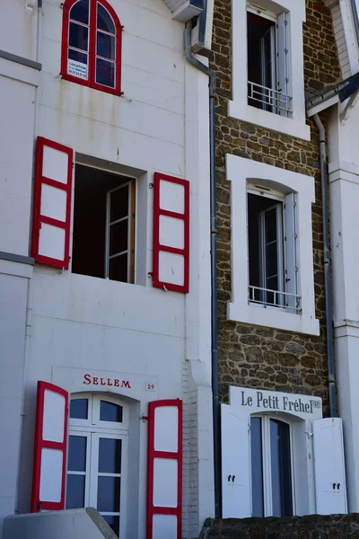 Saint Malo; Francia - 28 luglio 2019: pittoresca città d'estate — Foto Stock