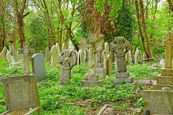 Londres, Inglaterra - 6 de maio de 2019: Cemitério Highgate — Fotografia de Stock