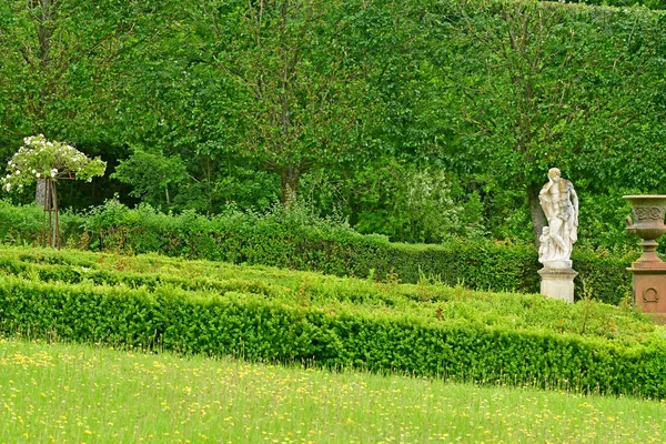 Villarceaux, França - 9 de junho de 2019: castelo histórico — Fotografia de Stock