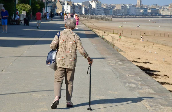 Saint Malo; Francia - 28 de julio de 2019: la playa de Sillon — Foto de Stock