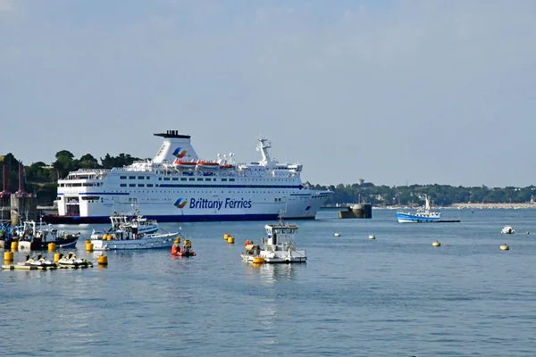 Saint Malo; Francja-28 2019 lipca: prom — Zdjęcie stockowe