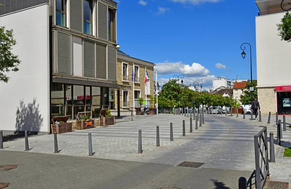 Les Mureaux; Frankrijk-juni 21 2019: het stadscentrum — Stockfoto
