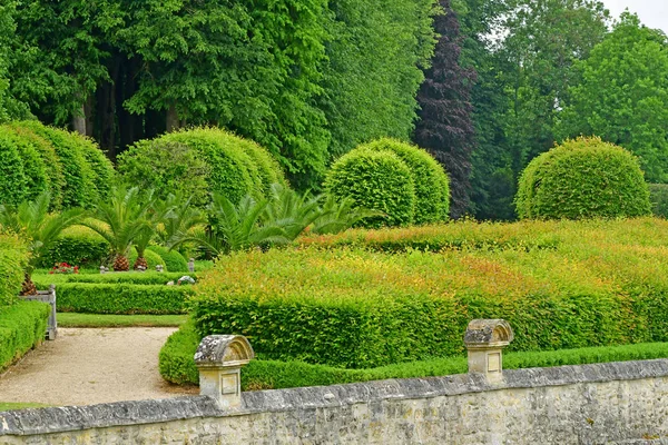 Villarceaux, France - june 9 2019 : historical castle — Stock Photo, Image